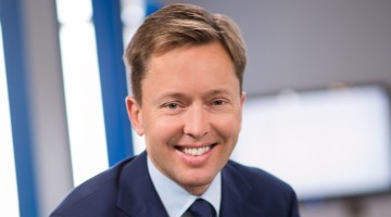 High-Res-Brent Bellm-Sitting